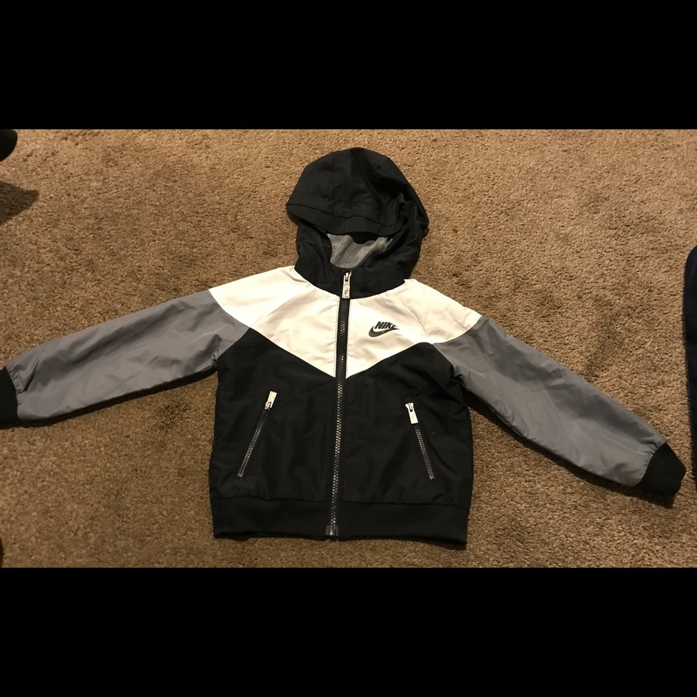 Toddler boy Nike wind runner jacket